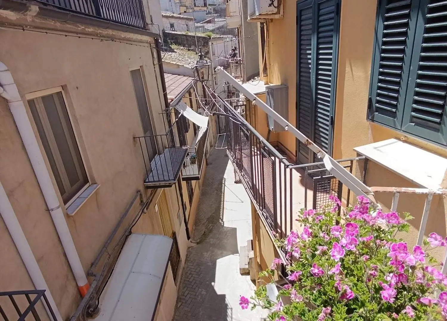 Miraglia 28 Apartment 皮亚扎-阿尔梅里纳