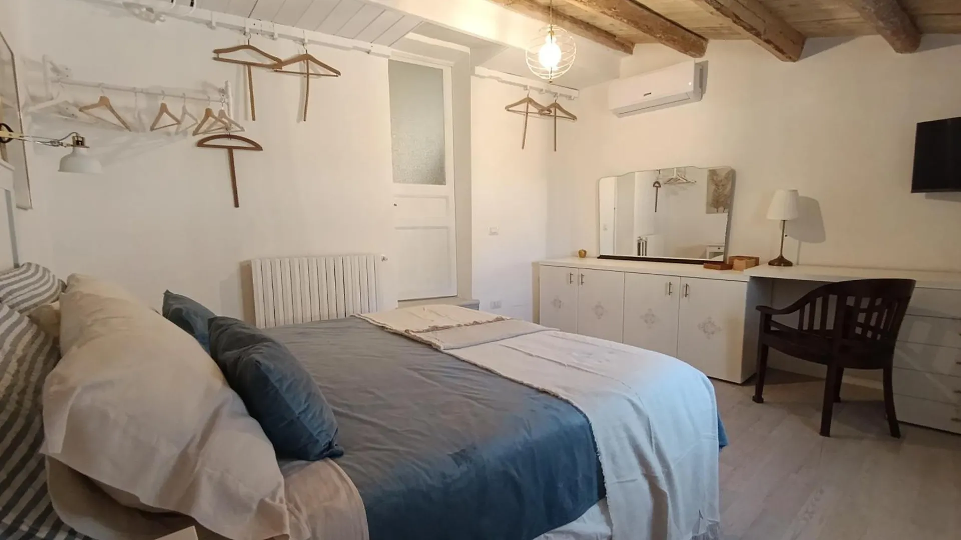 Miraglia 28 Apartment 피아차암머리나